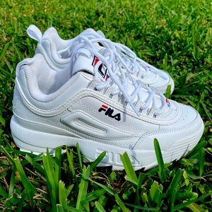 Woman’s Fila Disruptor 2 premium sneakers